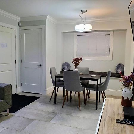 New Urban Modern Main Street House Villa แวนคูเวอร์ ภายนอก รูปภาพ