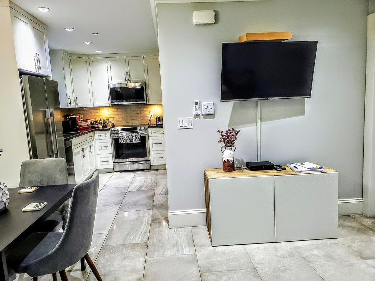 New Urban Modern Main Street House Villa แวนคูเวอร์ ภายนอก รูปภาพ