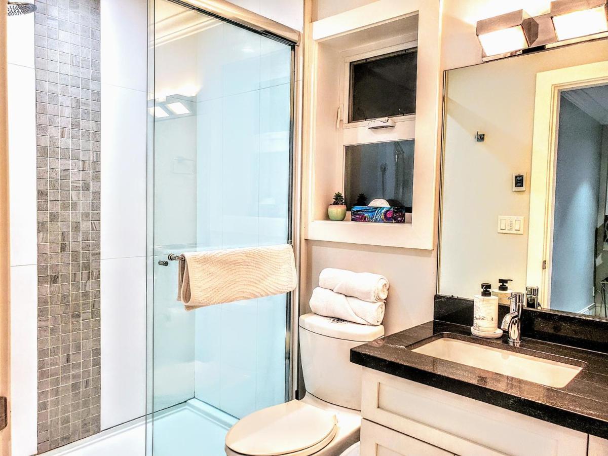 New Urban Modern Main Street House Villa แวนคูเวอร์ ภายนอก รูปภาพ