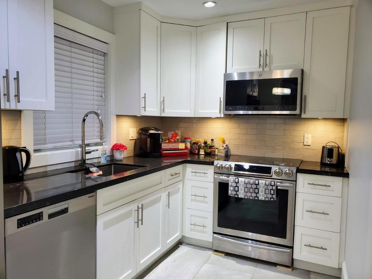 New Urban Modern Main Street House Villa แวนคูเวอร์ ภายนอก รูปภาพ