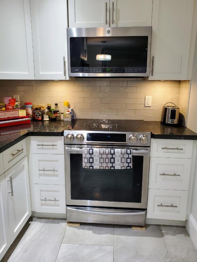 New Urban Modern Main Street House Villa แวนคูเวอร์ ภายนอก รูปภาพ
