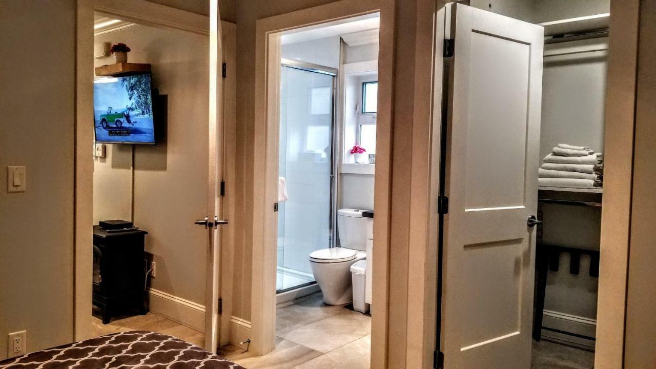 New Urban Modern Main Street House Villa แวนคูเวอร์ ภายนอก รูปภาพ